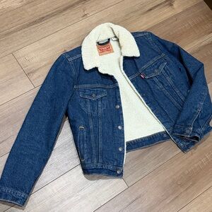 Levi's Sherpa-Lined Denim Jacket in Dark Blue with Cream Sherpa